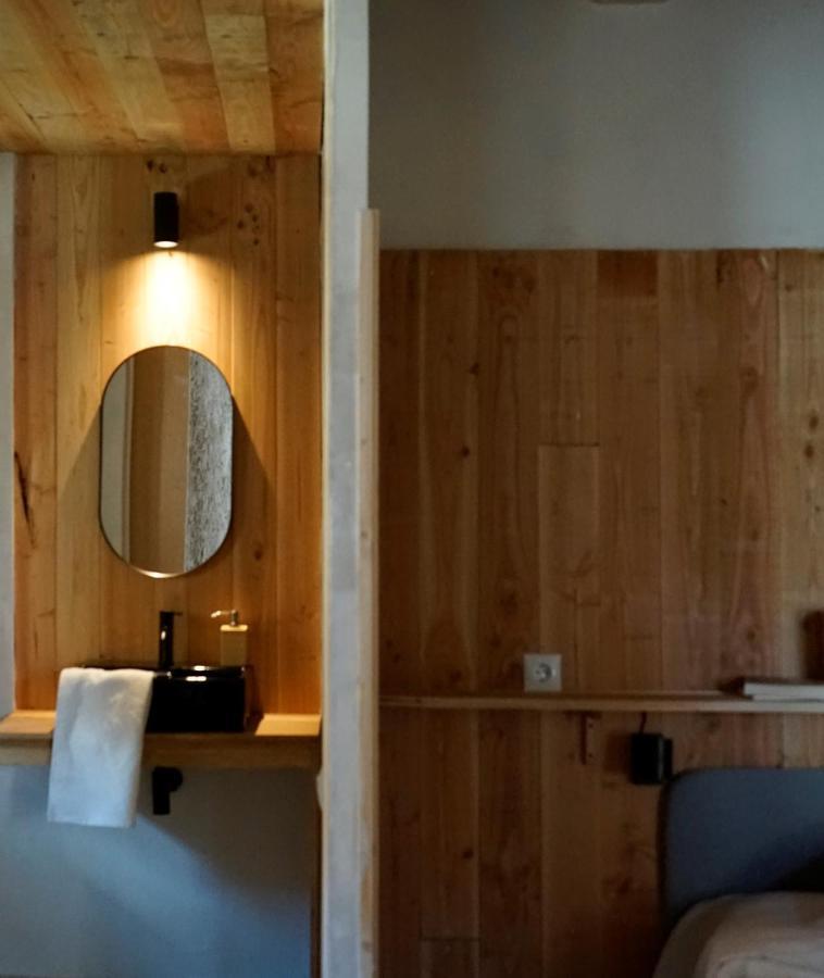 Can Tat, Loft In A Old Coach House Sant Jordi Desvalls Exterior photo